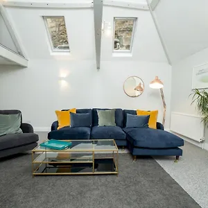 https://pass-the-keys-stunning-2-bed-home-with-on-premises-parking.tophotelsbath.com